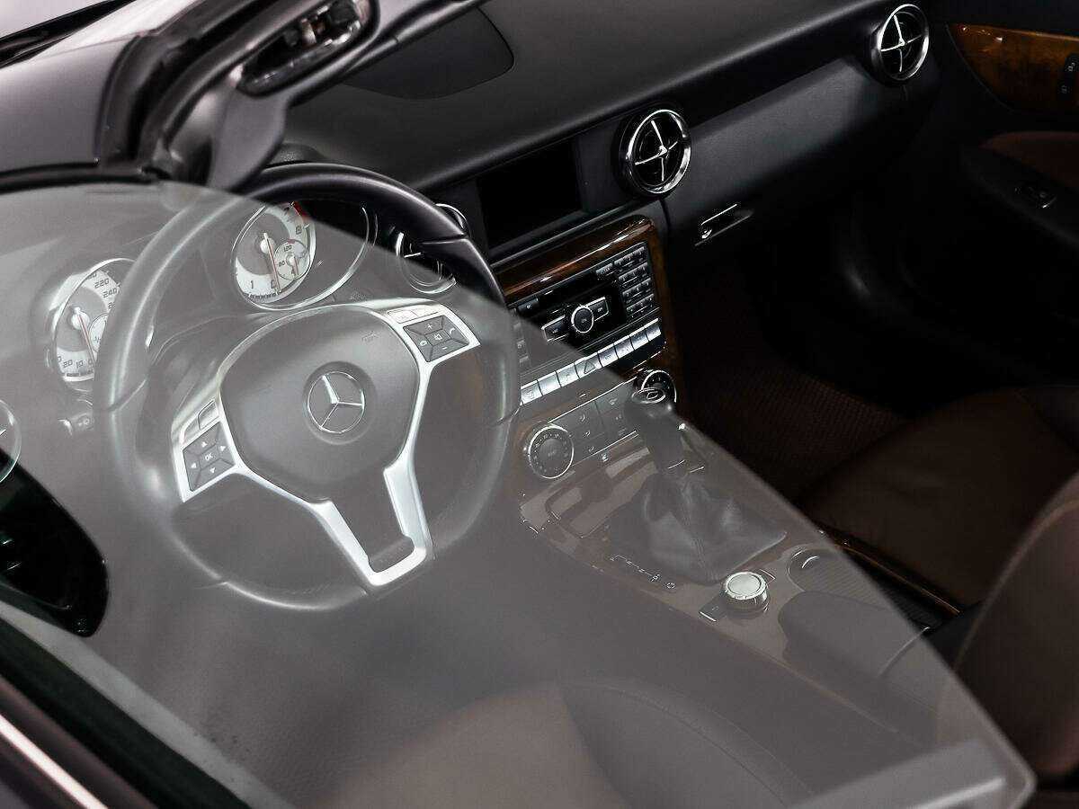 Mercedes-Benz SLK-Класс с пробегом — 2014 год. Фото: #16