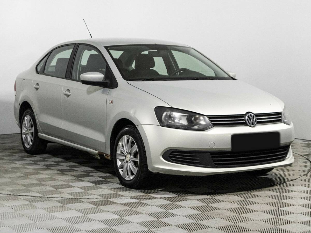 Volkswagen Polo с пробегом — 2012 год. Фото: #2