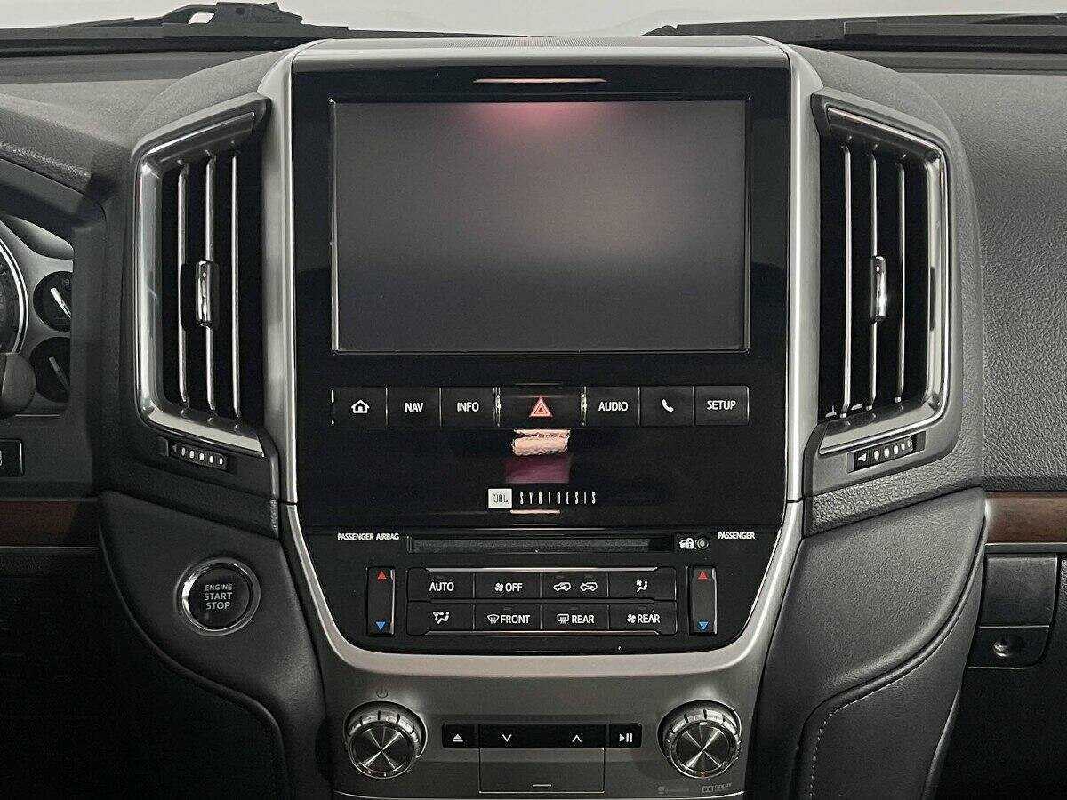 Toyota Land Cruiser с пробегом — 2016 год. Фото: #11