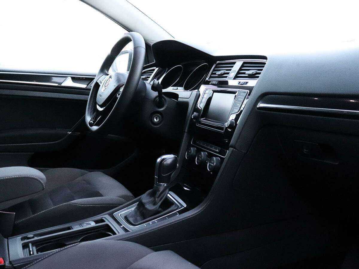 Volkswagen Golf с пробегом — 2014 год. Фото: #6
