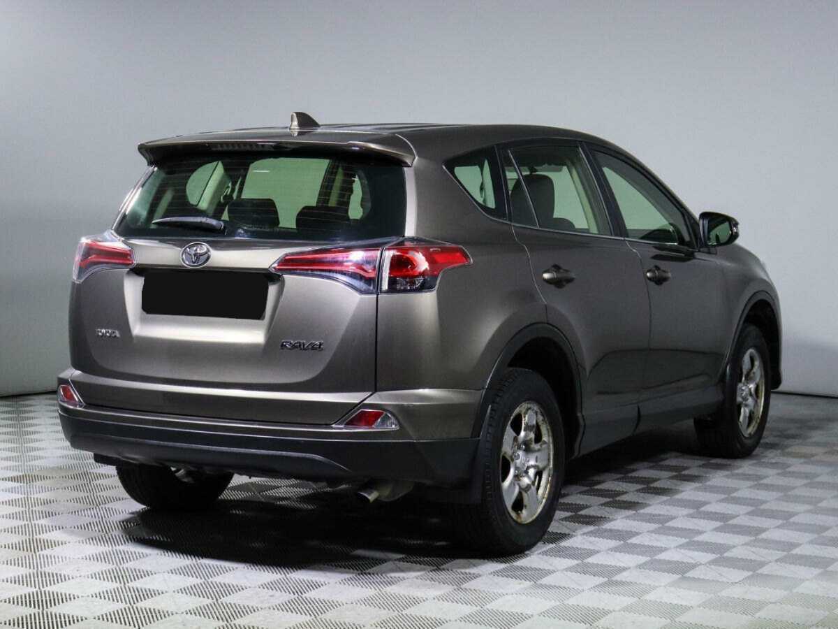 Toyota RAV4 с пробегом — 2016 год. Фото: #4