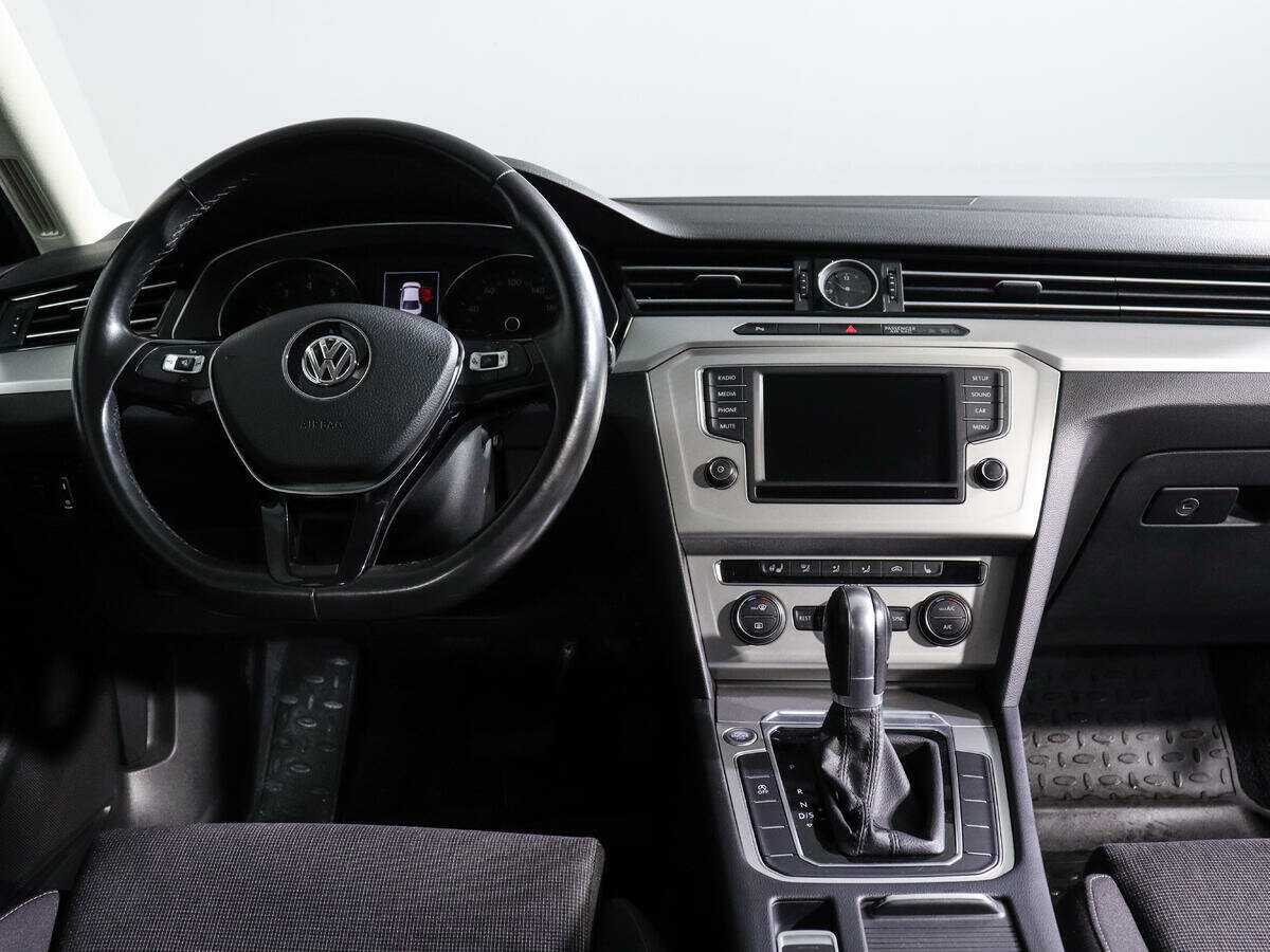 Volkswagen Passat с пробегом — 2016 год. Фото: #9