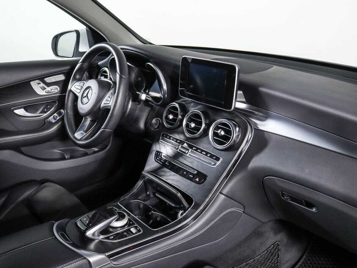 Mercedes-Benz GLC с пробегом — 2017 год. Фото: #8