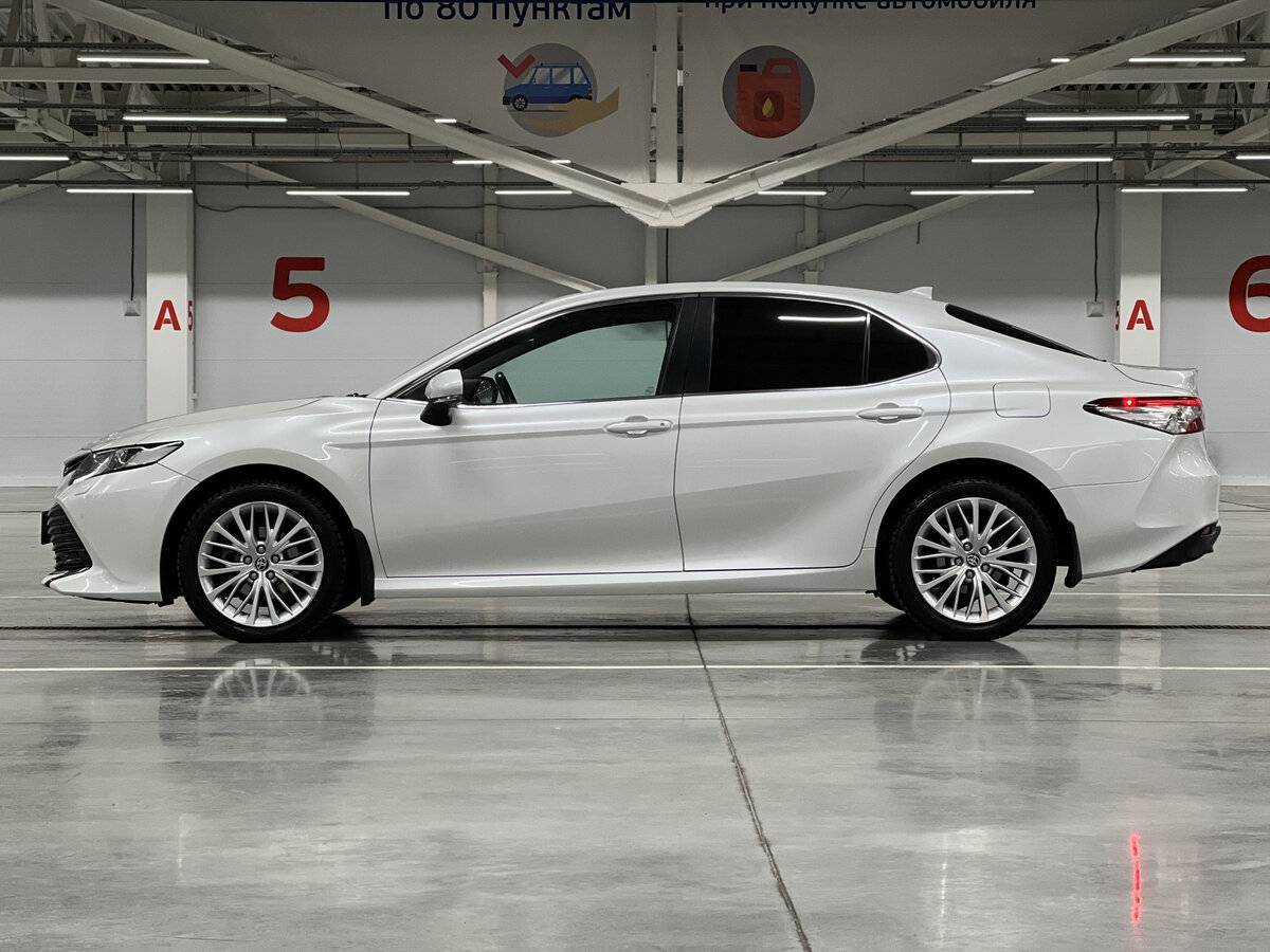 Toyota Camry с пробегом — 2021 год. Фото: #7