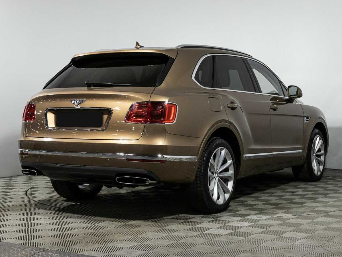 Bentley Bentayga с пробегом — 2016 год. Фото: #4