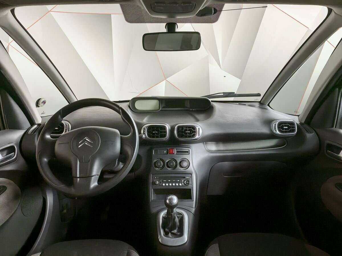 Citroen C3 Picasso с пробегом — 2011 год. Фото: #9