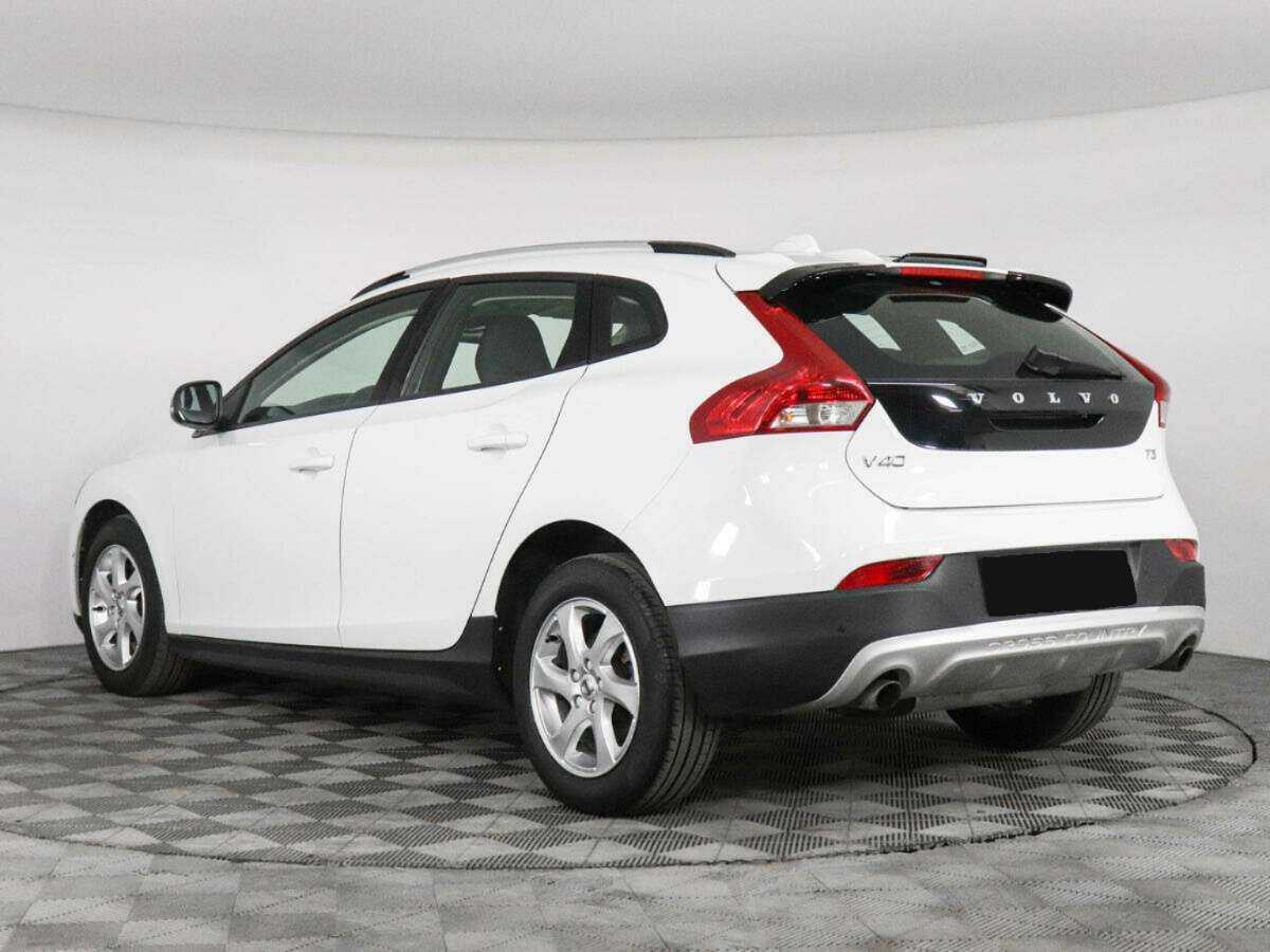 Volvo V40 Cross Country с пробегом — 2017 год. Фото: #6