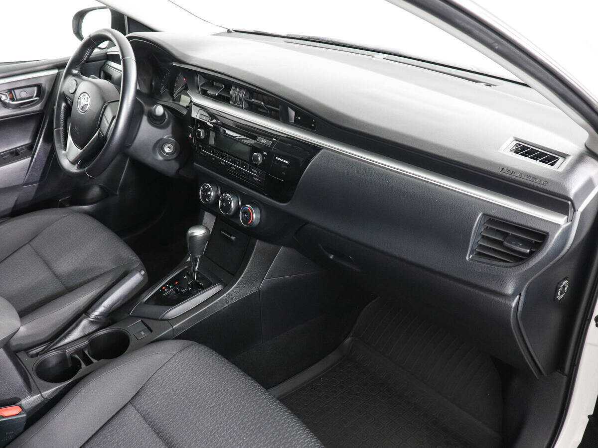 Toyota Corolla с пробегом — 2014 год. Фото: #9