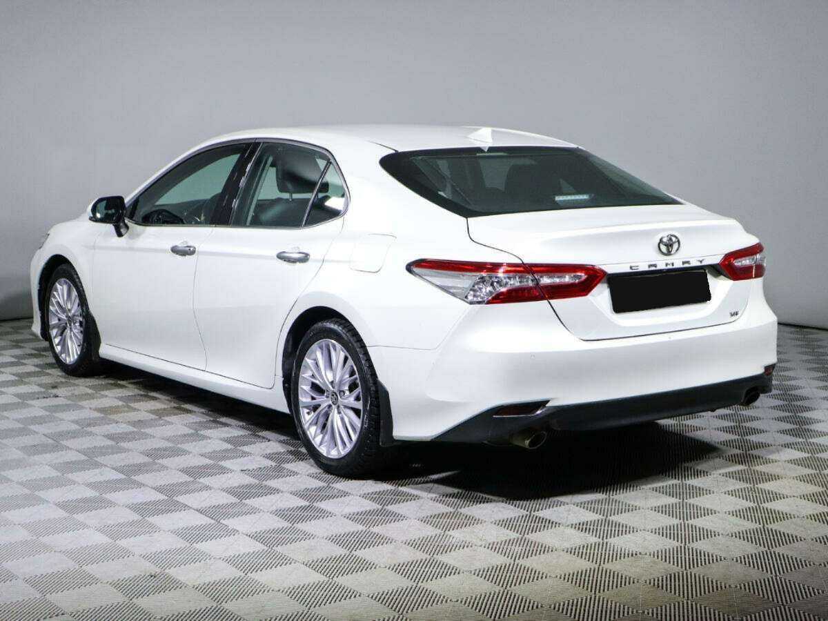 Toyota Camry с пробегом — 2020 год. Фото: #4