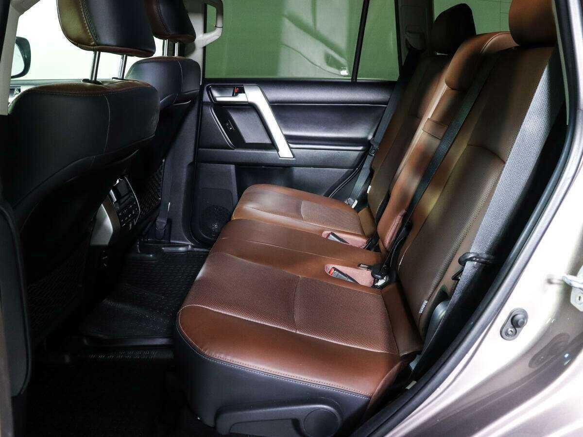 Toyota Land Cruiser Prado с пробегом — 2020 год. Фото: #6
