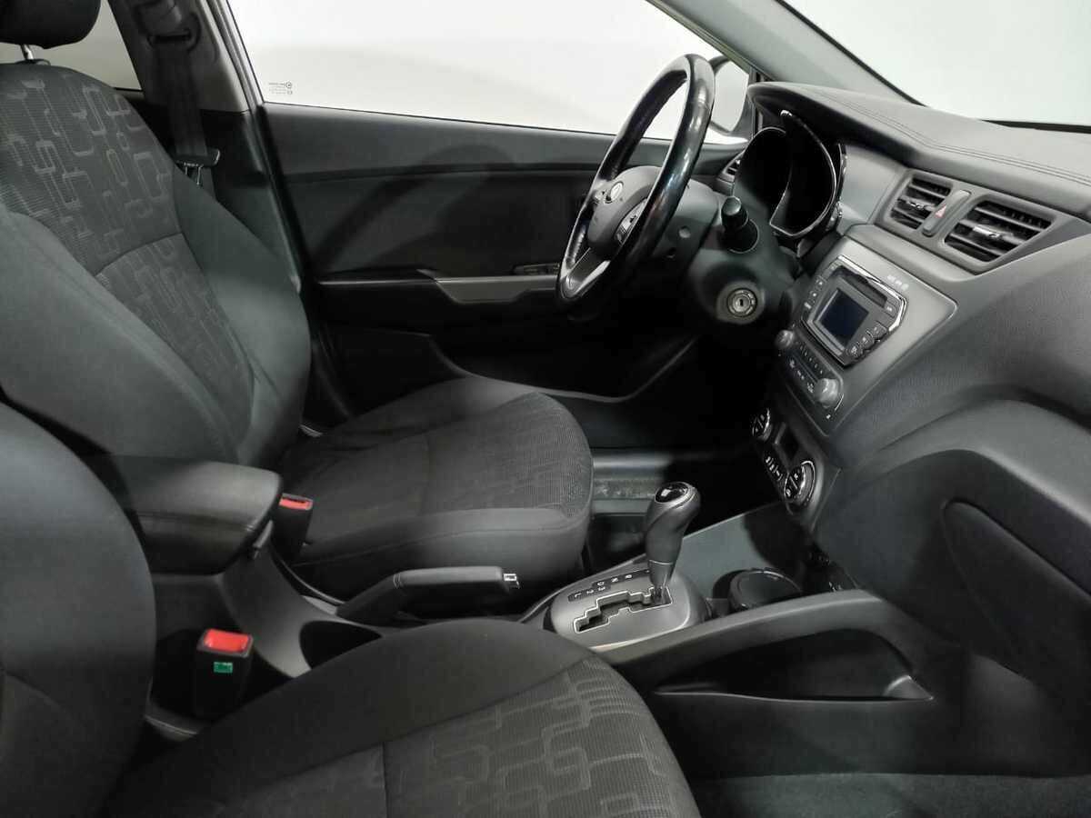 Kia Rio с пробегом — 2013 год. Фото: #8