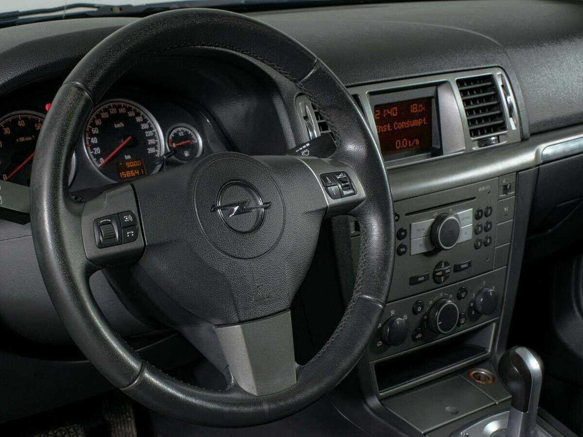 Opel Vectra с пробегом — 2007 год. Фото: #14