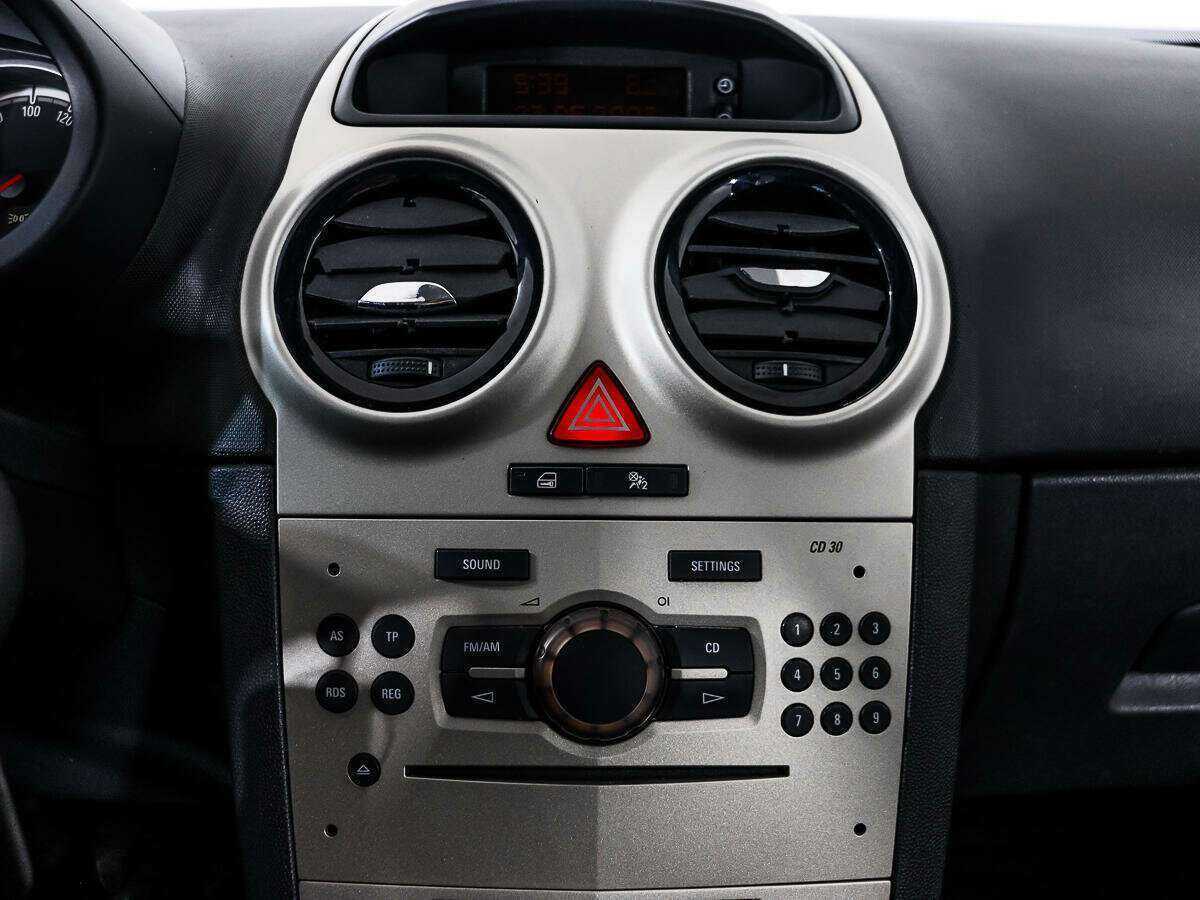 Opel Corsa с пробегом — 2008 год. Фото: #12