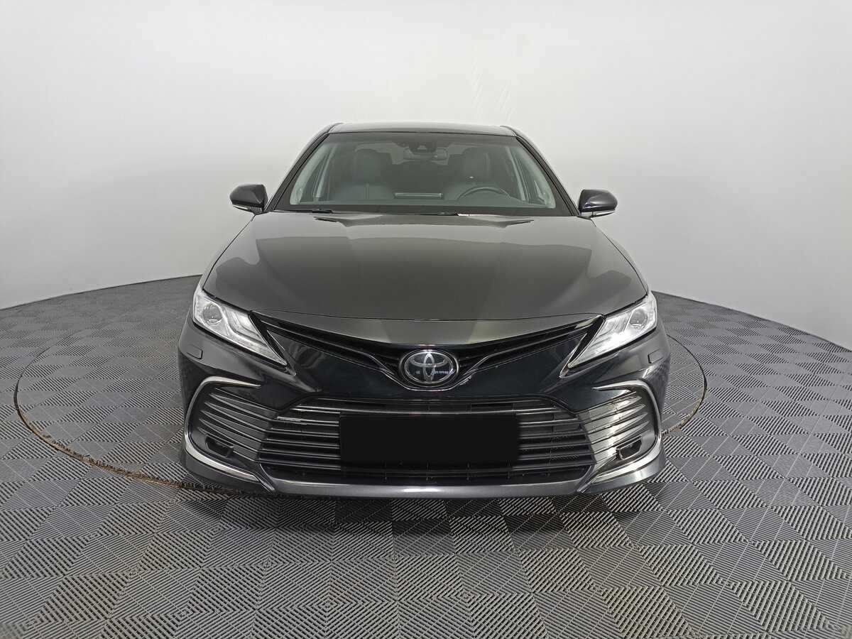 Toyota Camry с пробегом — 2021 год. Фото: #1