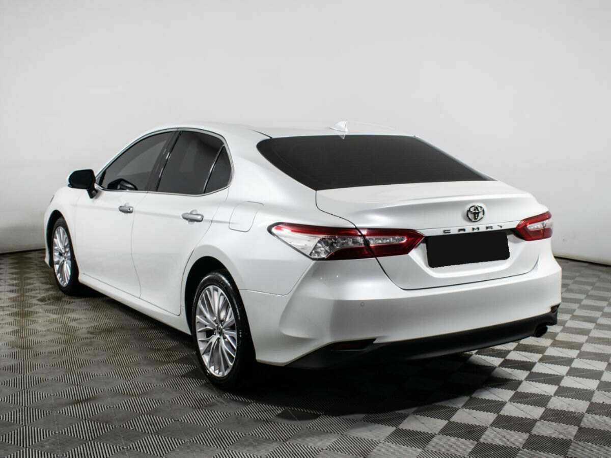 Toyota Camry с пробегом — 2019 год. Фото: #4