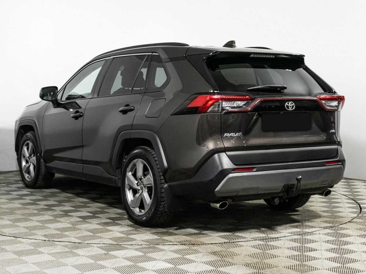 Toyota RAV4 с пробегом — 2021 год. Фото: #6