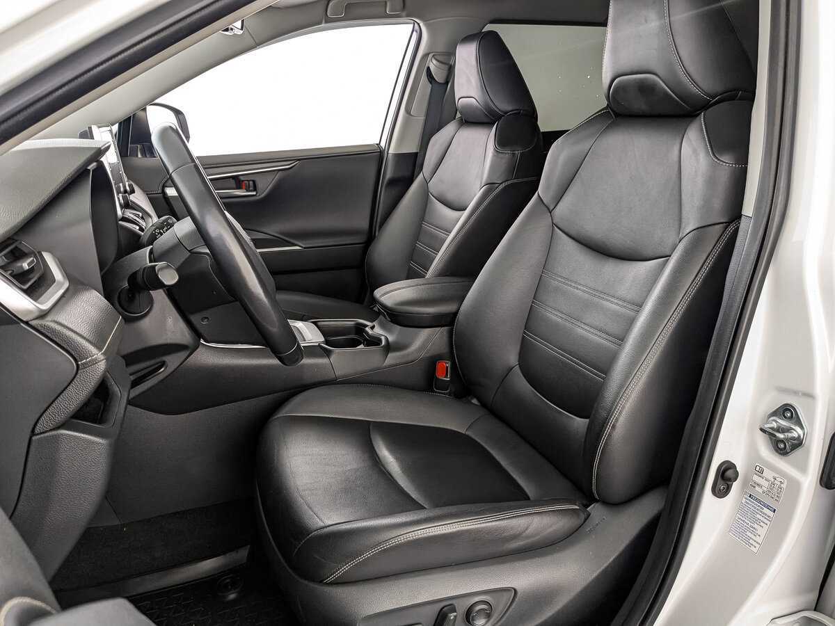 Toyota RAV4 с пробегом — 2019 год. Фото: #19