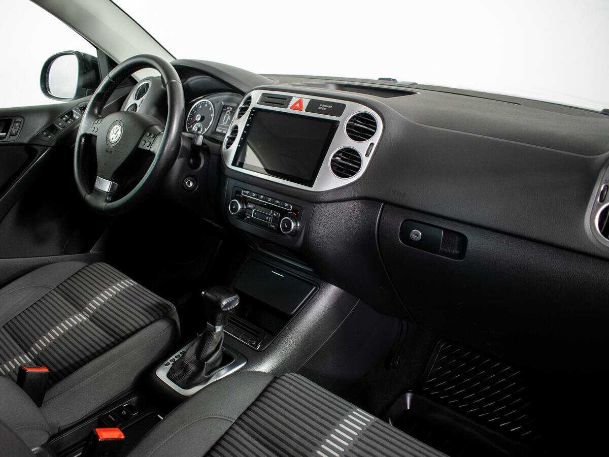 Volkswagen Tiguan с пробегом — 2010 год. Фото: #6