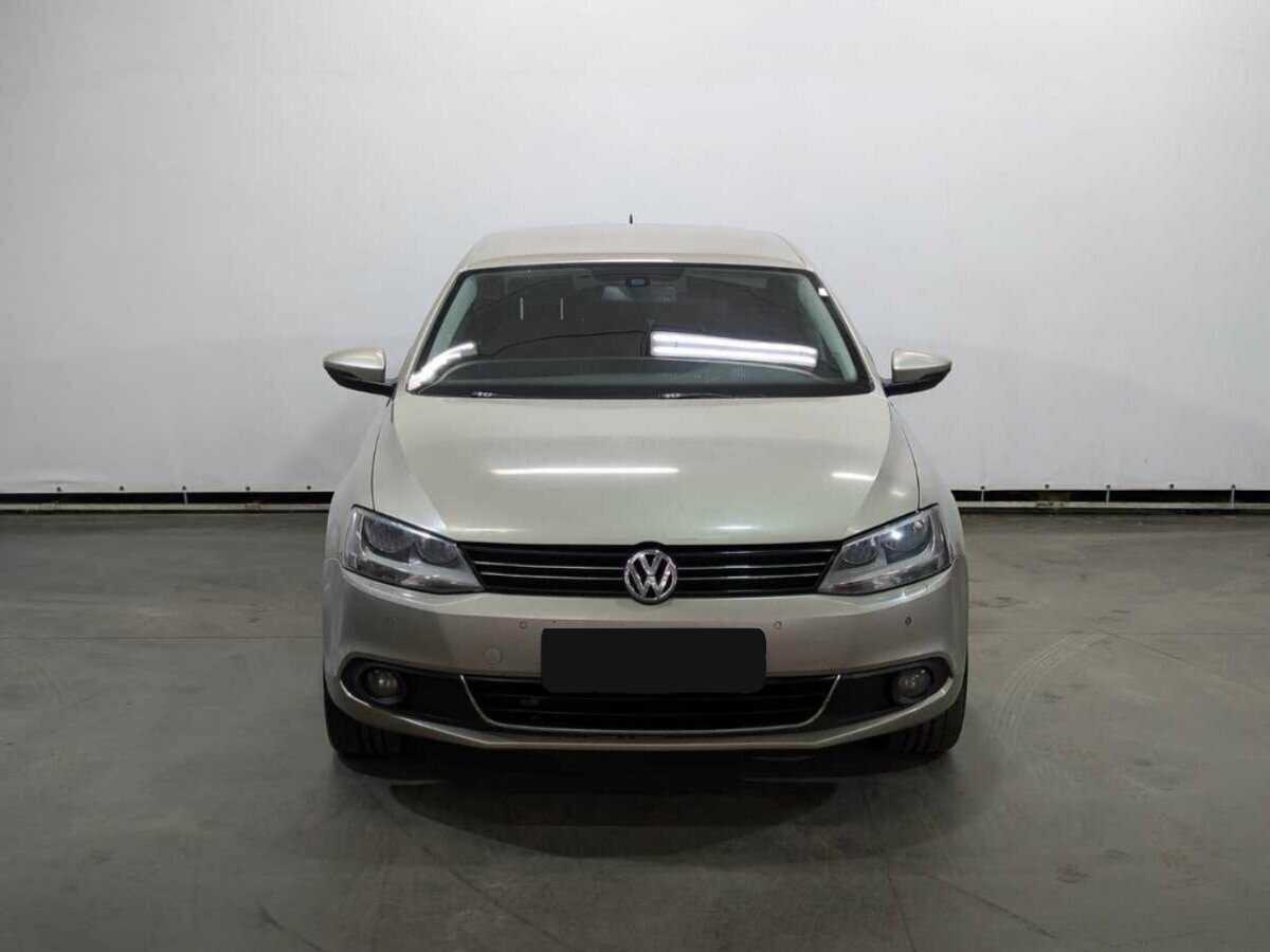 Volkswagen Jetta с пробегом — 2012 год. Фото: #1