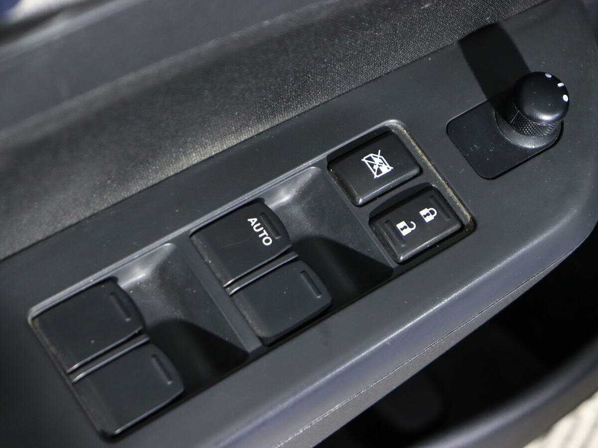 Suzuki Swift с пробегом — 2011 год. Фото: #15