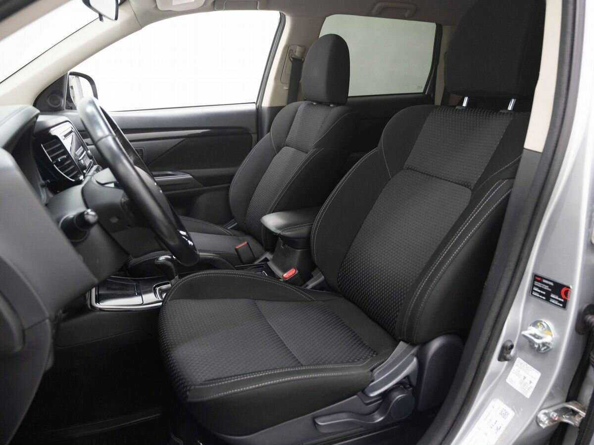 Mitsubishi Outlander с пробегом — 2019 год. Фото: #7