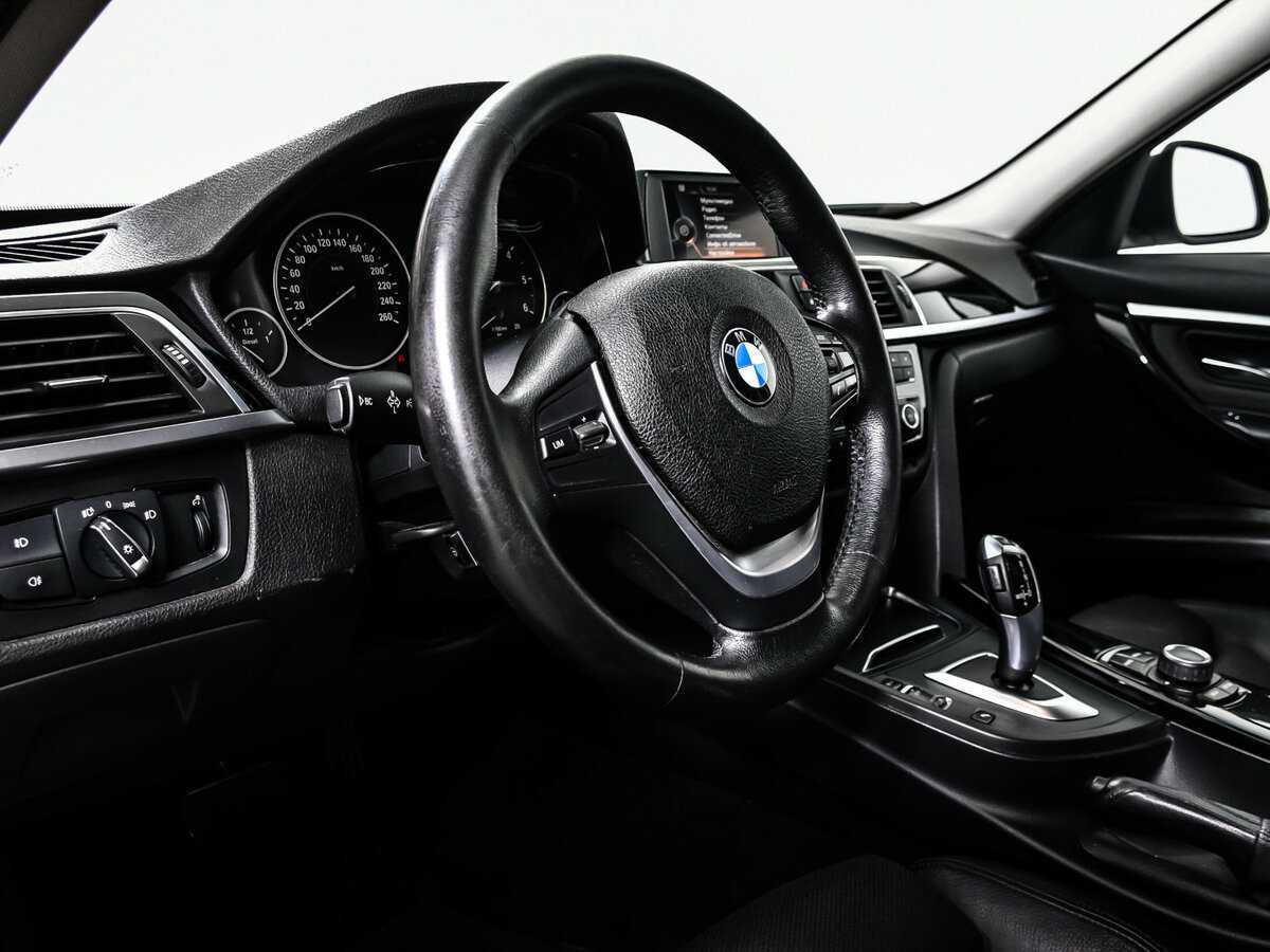 BMW 3 серии с пробегом — 2016 год. Фото: #12