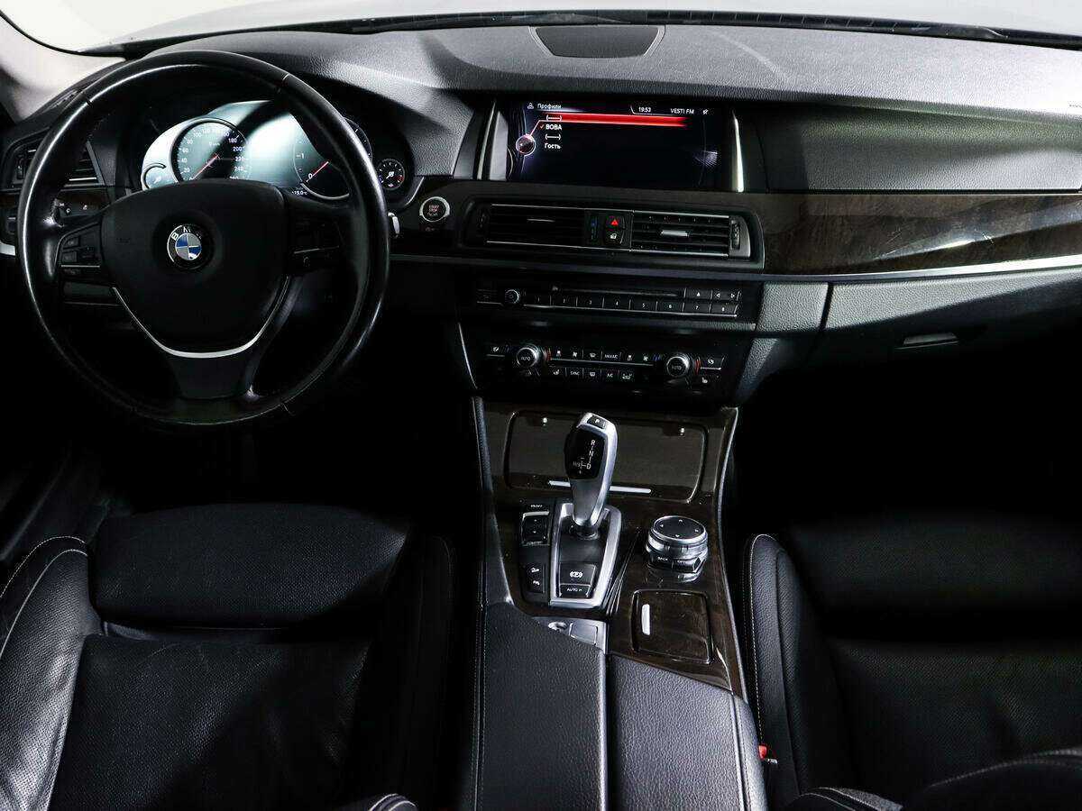 BMW 5 серии с пробегом — 2015 год. Фото: #8