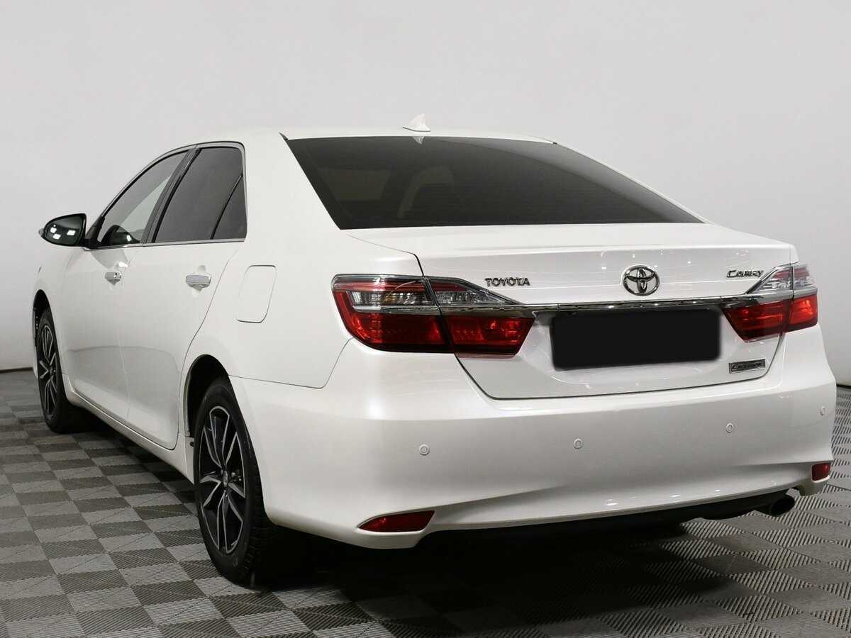 Toyota Camry с пробегом — 2017 год. Фото: #5