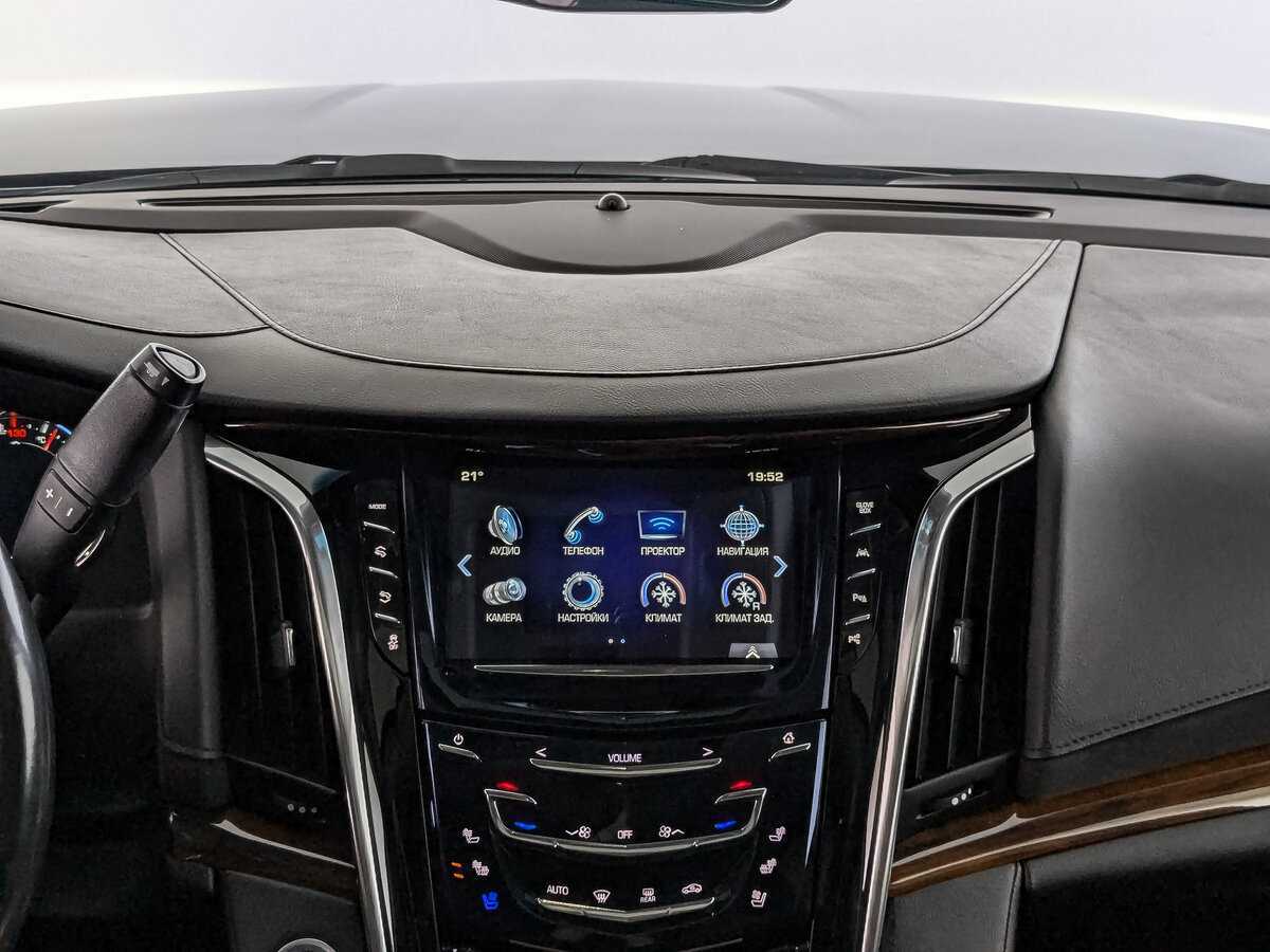 Cadillac Escalade с пробегом — 2018 год. Фото: #12