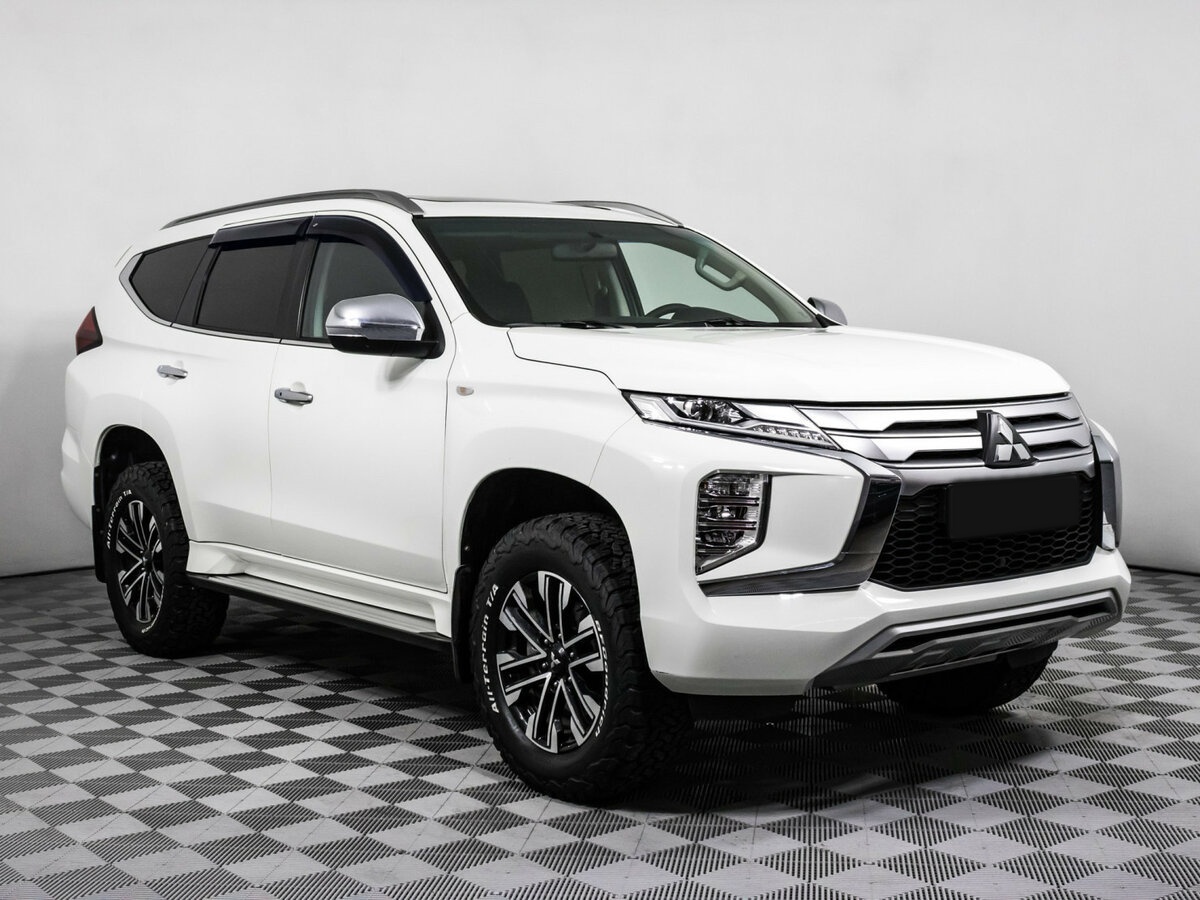 Mitsubishi Montero Sport с пробегом — 2022 год. Фото: #2