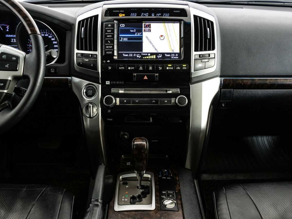 Toyota Land Cruiser с пробегом — 2013 год. Фото: #16