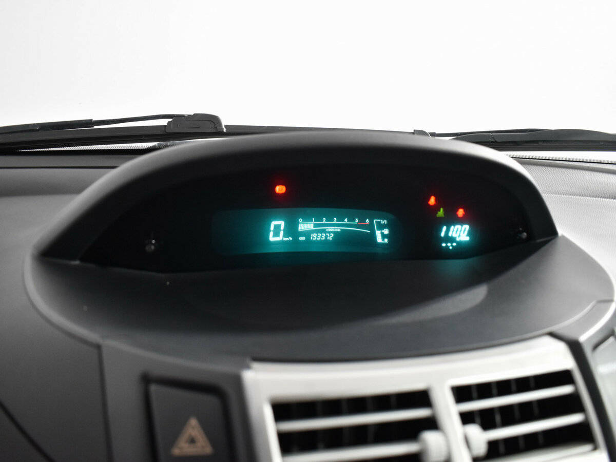 Toyota Yaris с пробегом — 2008 год. Фото: #17