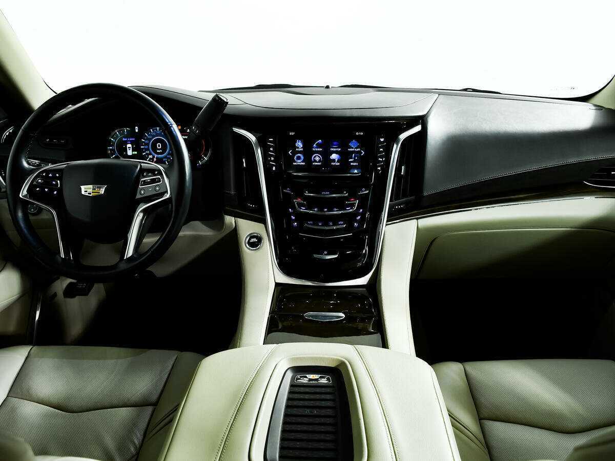 Cadillac Escalade с пробегом — 2019 год. Фото: #10