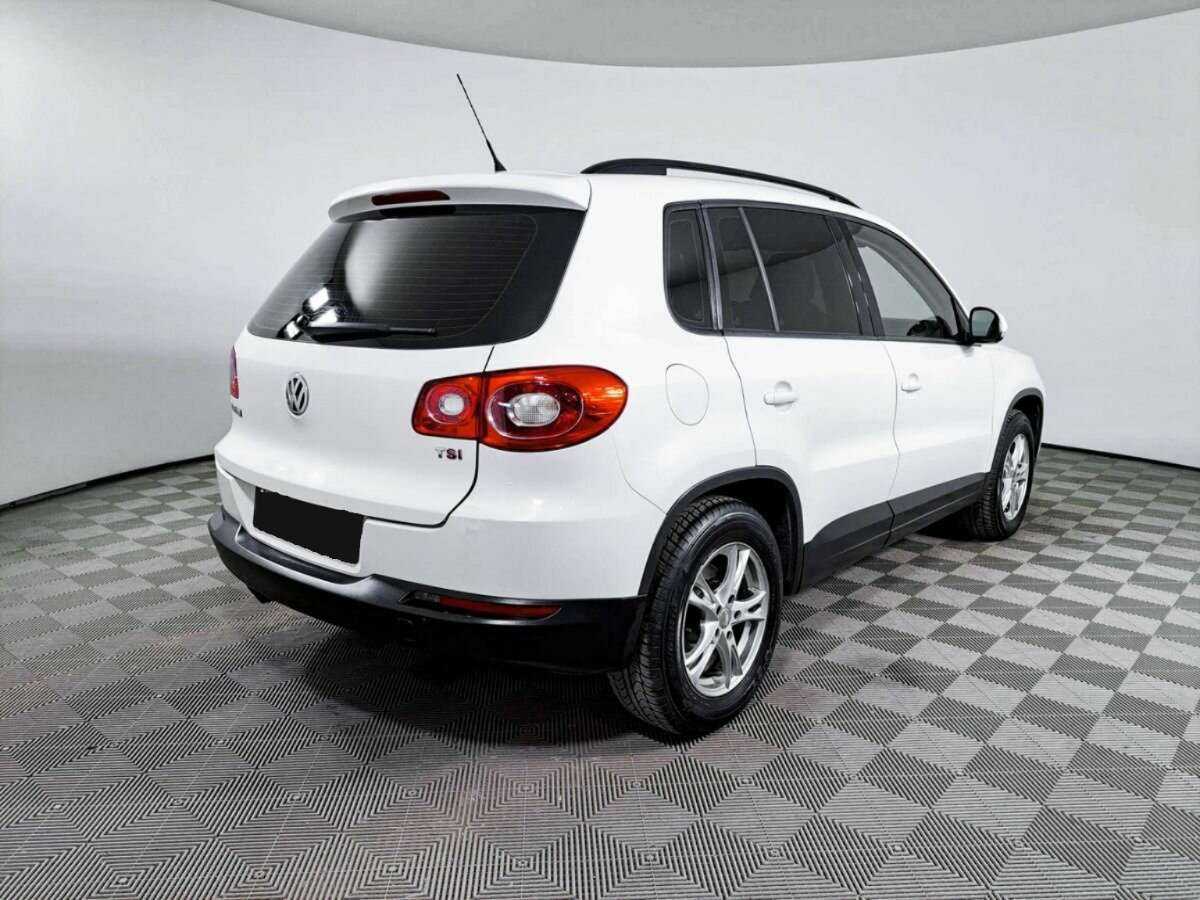 Volkswagen Tiguan с пробегом — 2010 год. Фото: #4