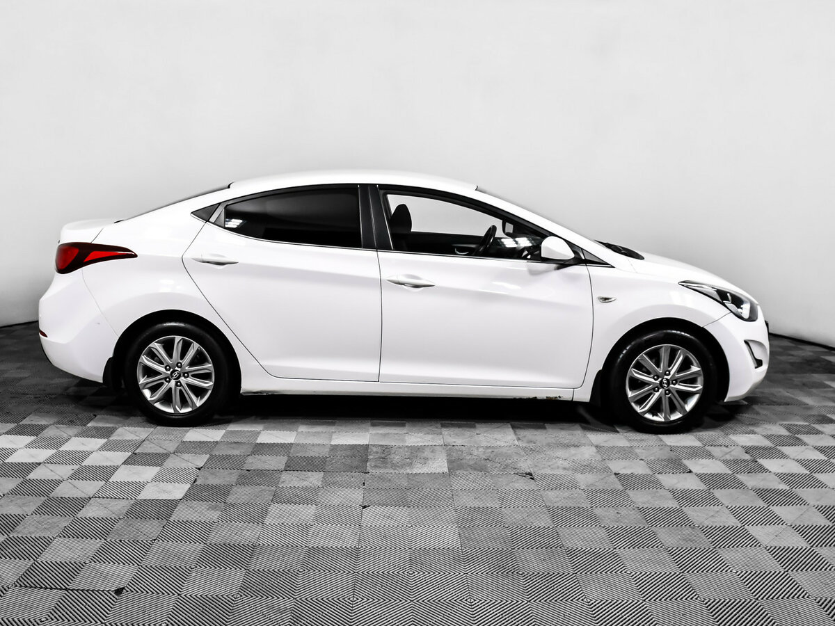 Hyundai Elantra с пробегом — 2014 год. Фото: #3