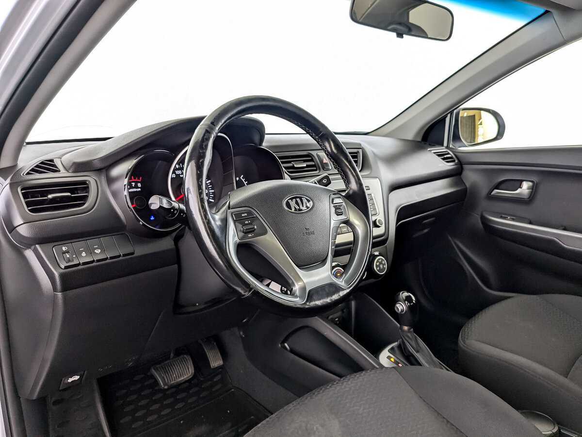Kia Rio с пробегом — 2016 год. Фото: #13