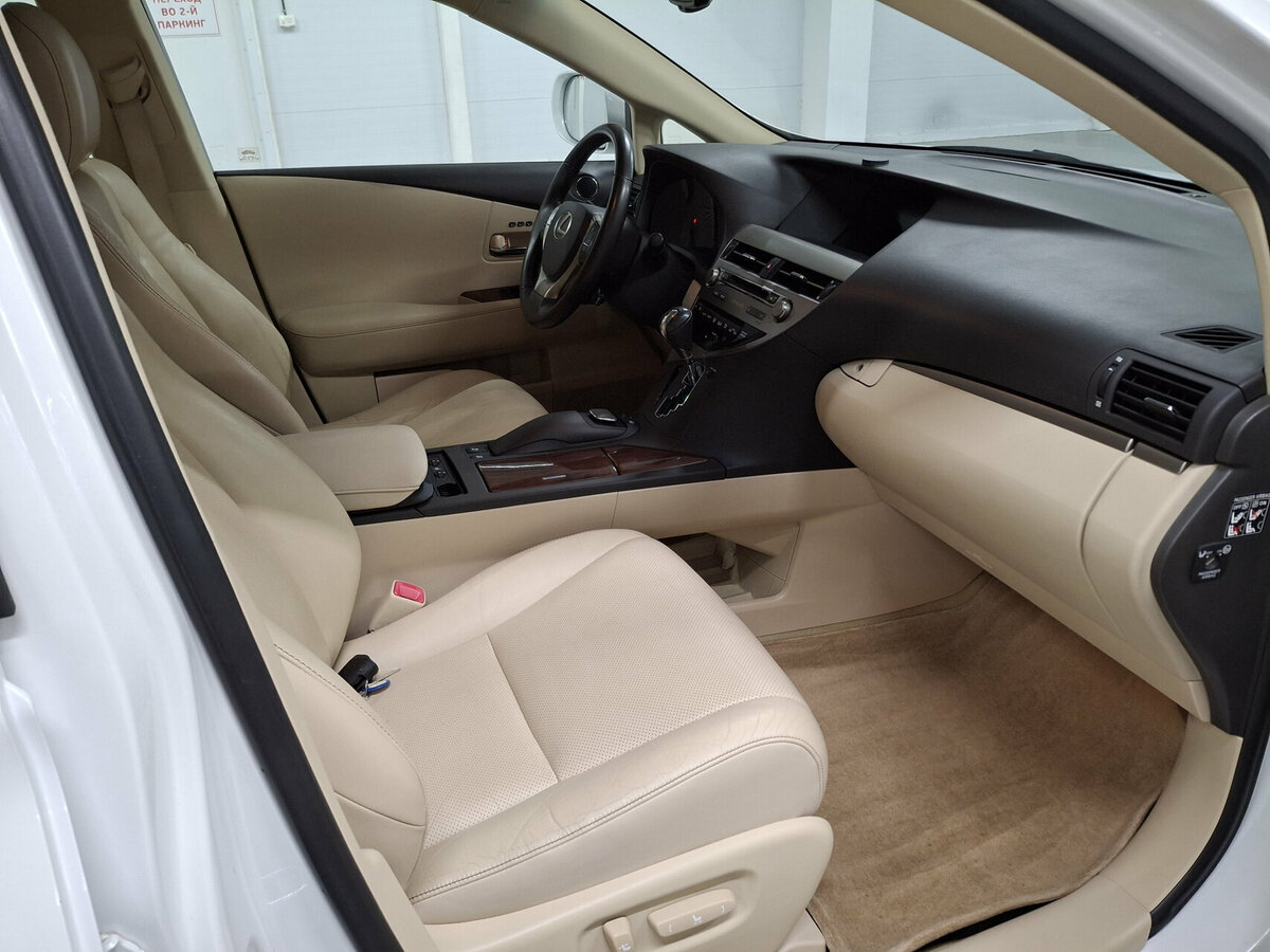 Lexus RX с пробегом — 2012 год. Фото: #10