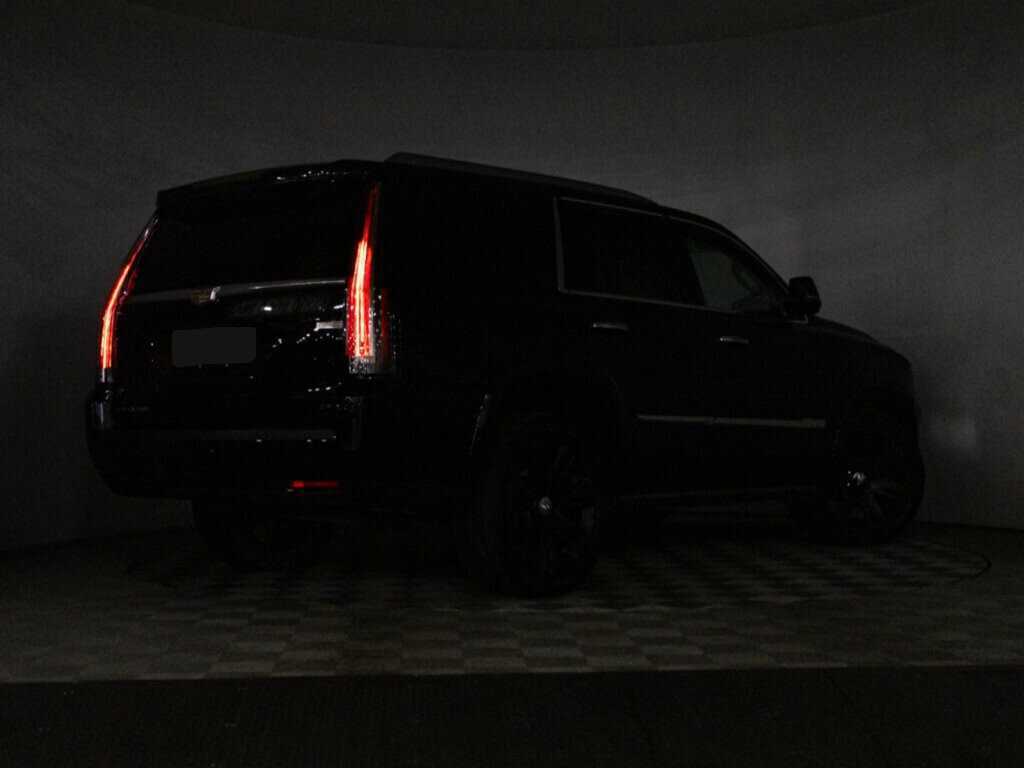 Cadillac Escalade с пробегом — 2015 год. Фото: #35