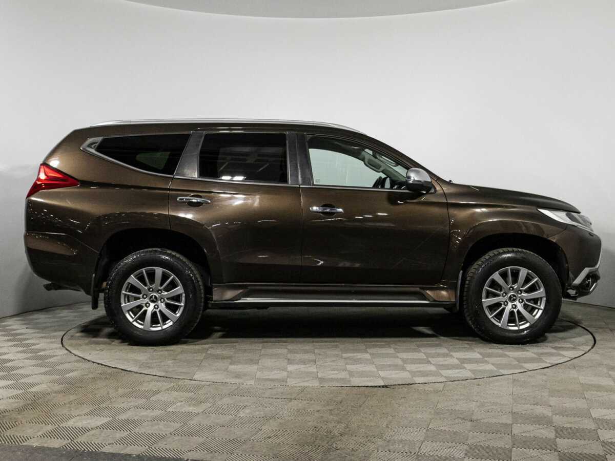 Mitsubishi Pajero Sport с пробегом — 2019 год. Фото: #3