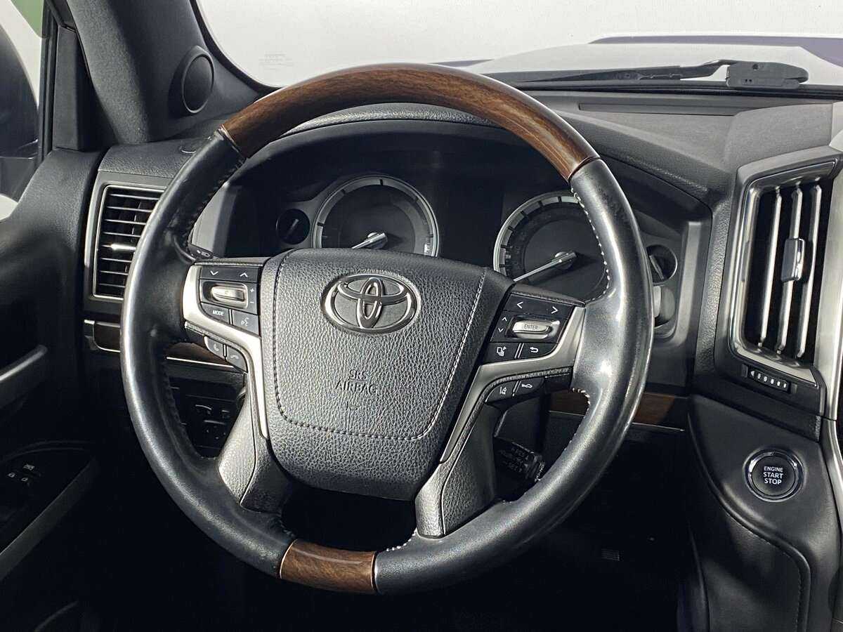 Toyota Land Cruiser с пробегом — 2017 год. Фото: #7
