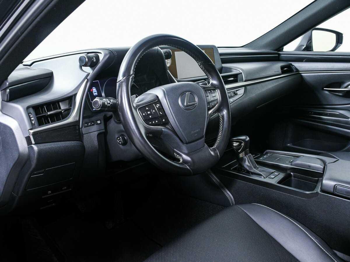 Lexus ES с пробегом — 2019 год. Фото: #9