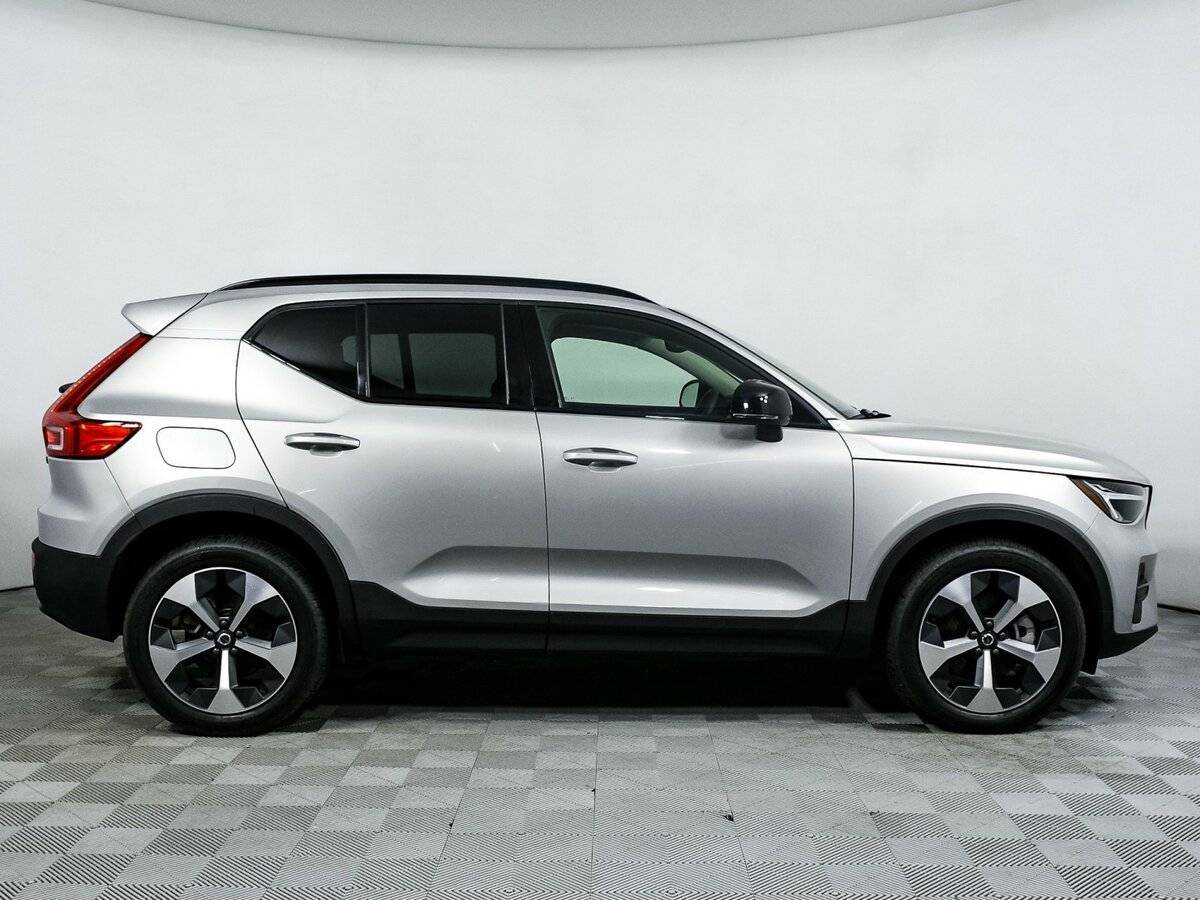 Volvo XC40 с пробегом — 2023 год. Фото: #3