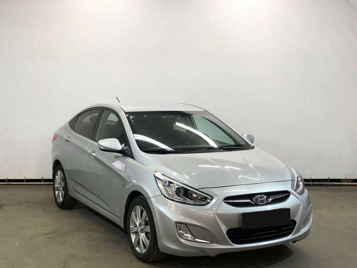 Hyundai Solaris с пробегом — 2014 год. Фото: #2