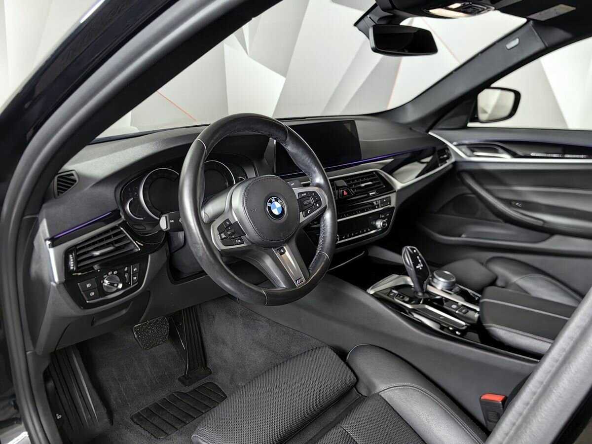 BMW 5 серии с пробегом — 2017 год. Фото: #11