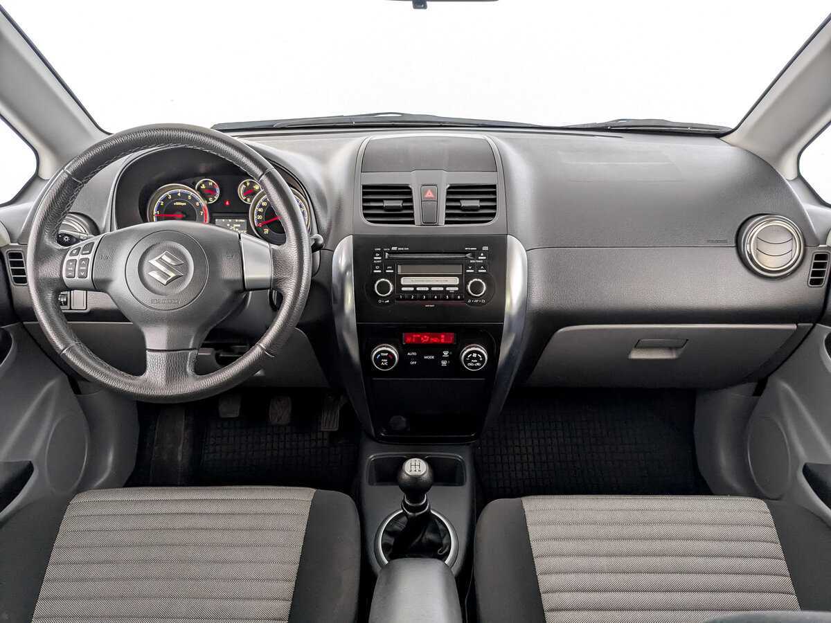 Suzuki SX4 с пробегом — 2012 год. Фото: #13