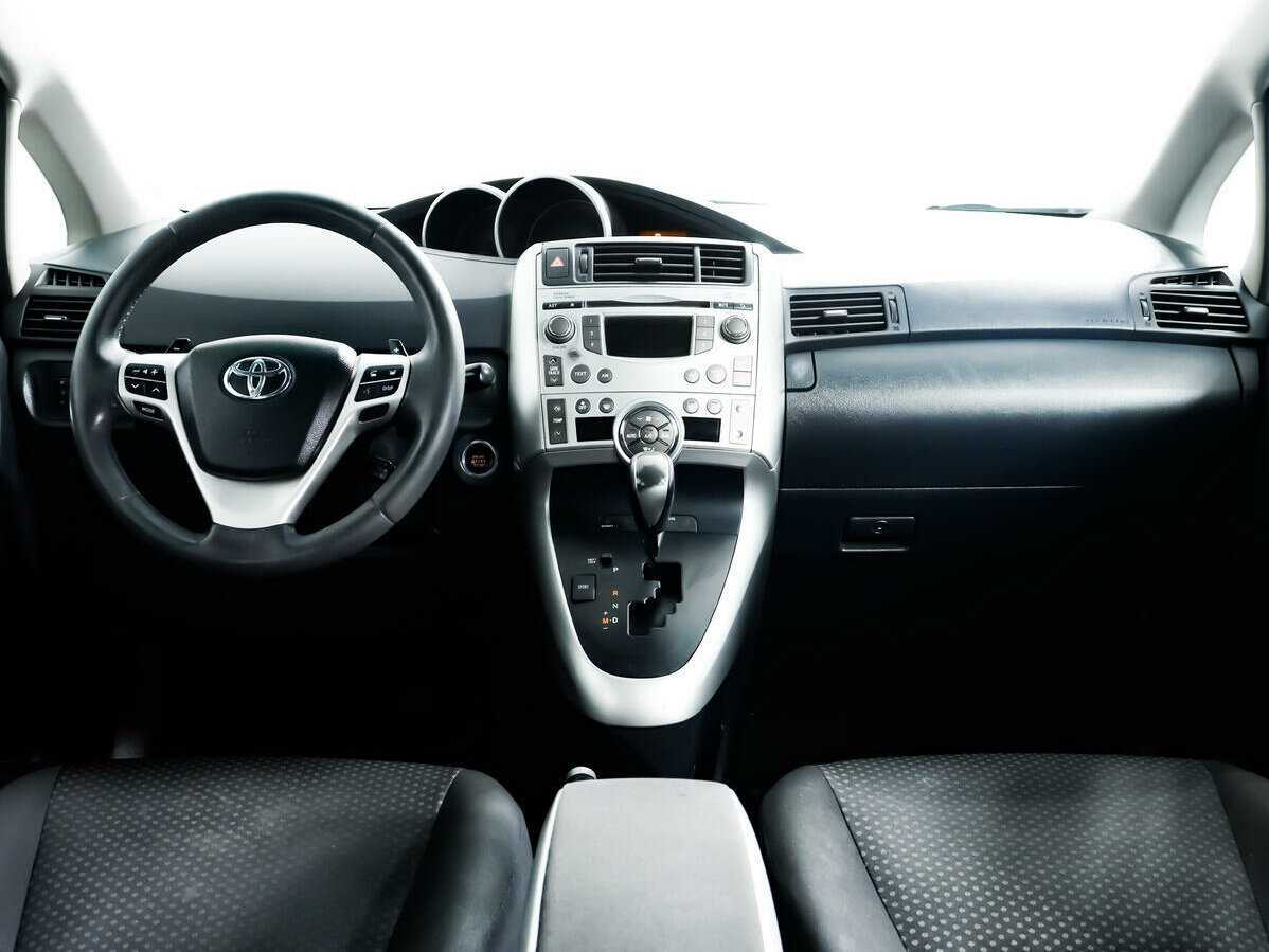 Toyota Verso с пробегом — 2010 год. Фото: #10