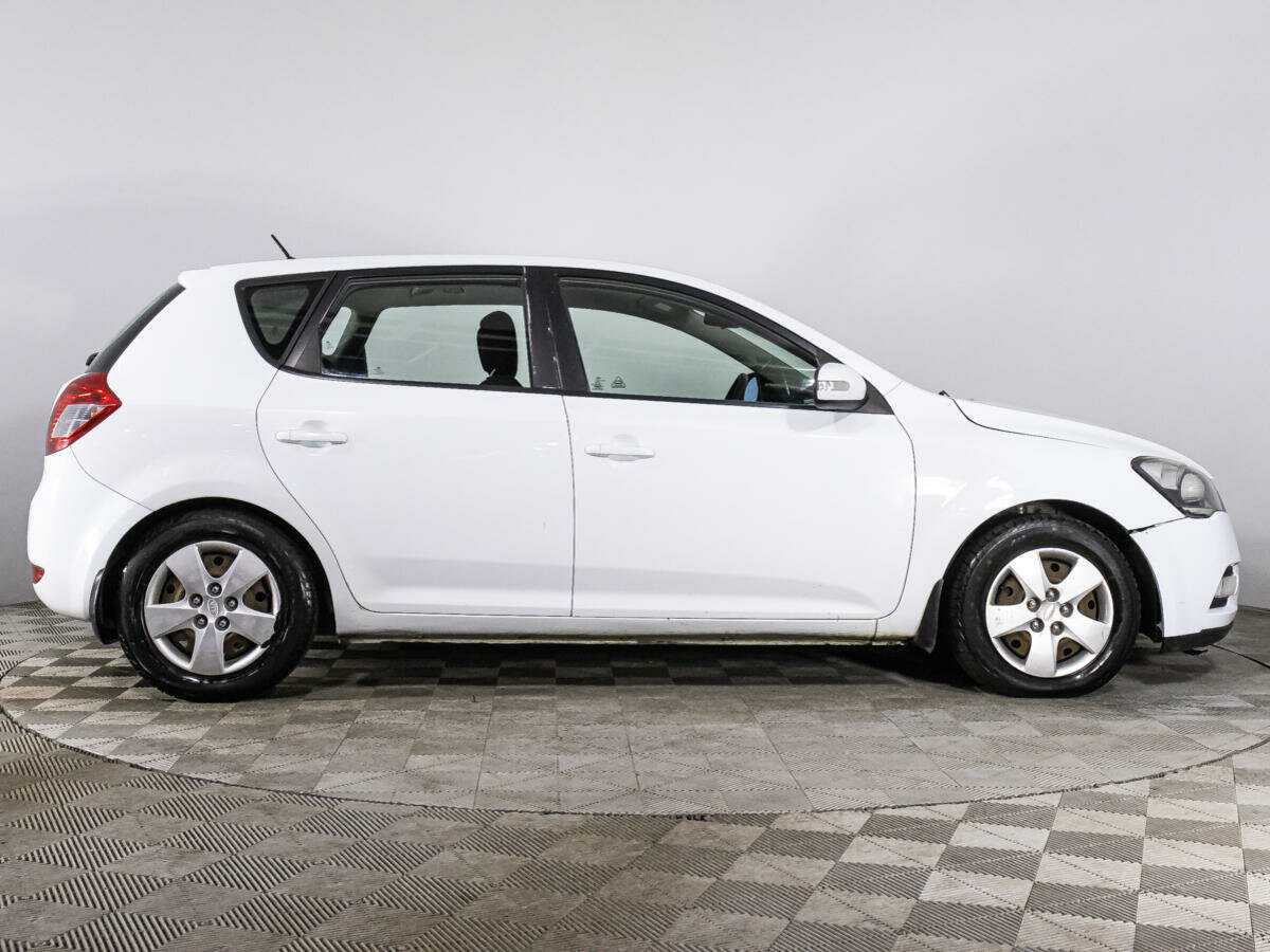 Kia Ceed с пробегом — 2011 год. Фото: #3