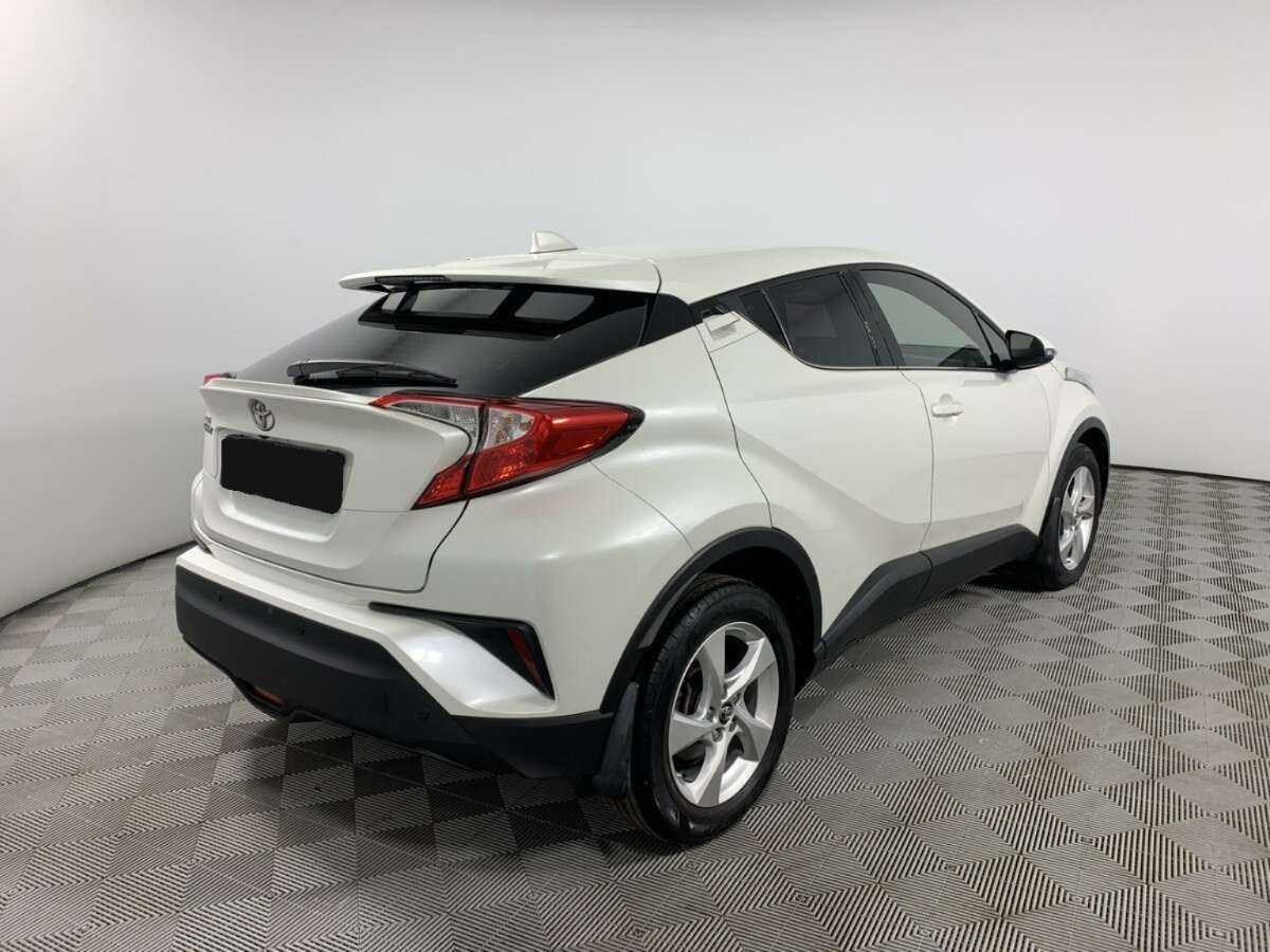 Toyota C-HR с пробегом — 2019 год. Фото: #4