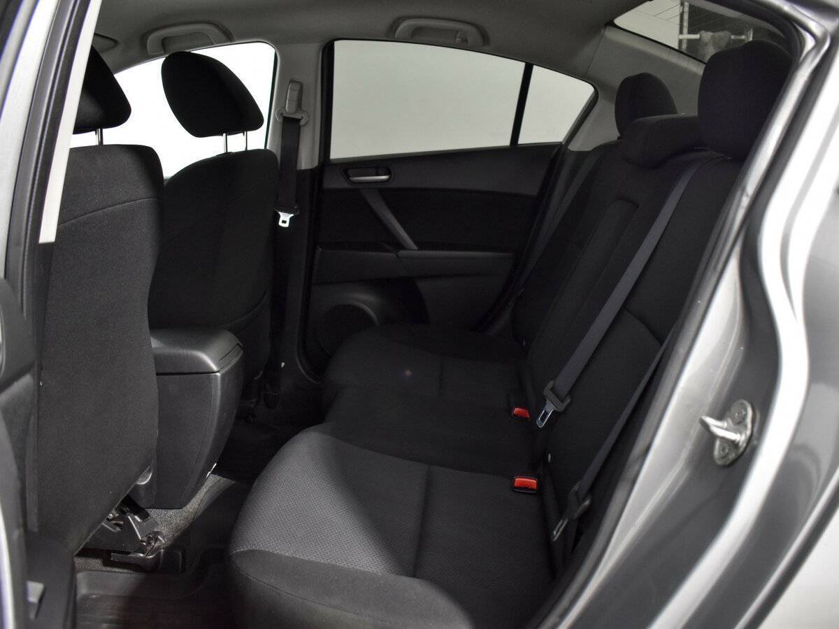 Mazda 3 с пробегом — 2011 год. Фото: #10