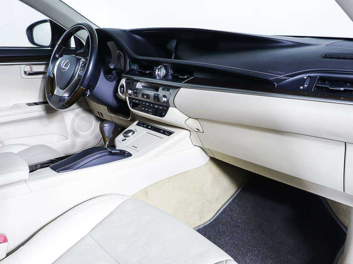 Lexus ES с пробегом — 2013 год. Фото: #8